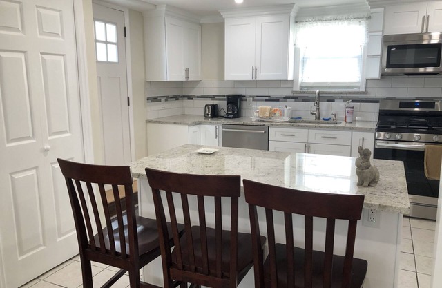 LAST MINUTE PRICING - ALL NEW PERFECT BEACHSIDE 2 BEDROOM APT. 4 BLKS TO OCEAN