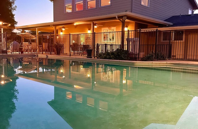 Sequoia Honeymoon Villa Retreat-Private Pool,Gym,Chef's Kitchen,Orchard & Garden