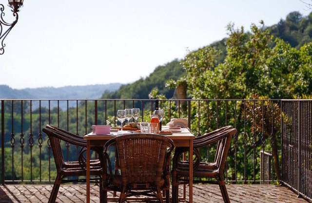 Serafini Home N.6 by Yohome on the Fanesi hills 20km from the sea