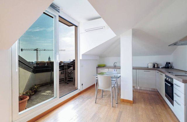 Postcard from Genoa - Elegant penthouse with panoramic terrace