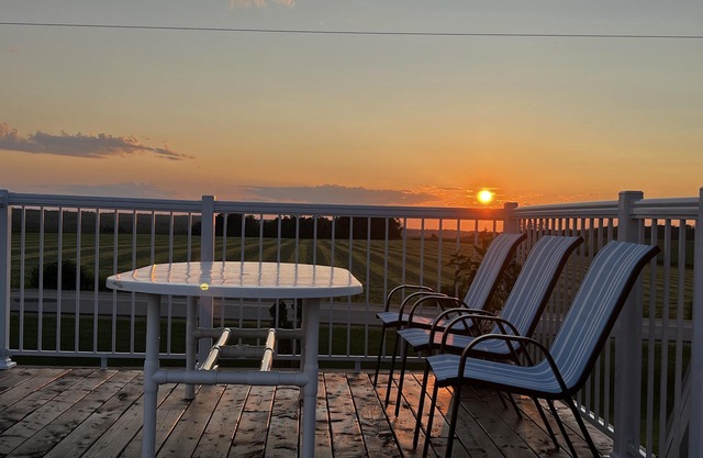 Serendib By St Peters Bay.... ( Three Bedroom Rustic Cottage)