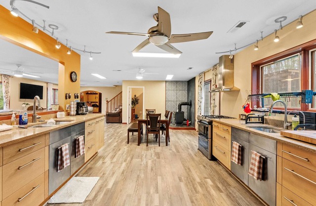 Serene 22-Acre Country Haven for Families & Groups