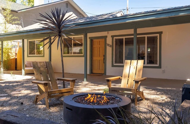 Serene 2BR Sauna Cinema Near Downtown
