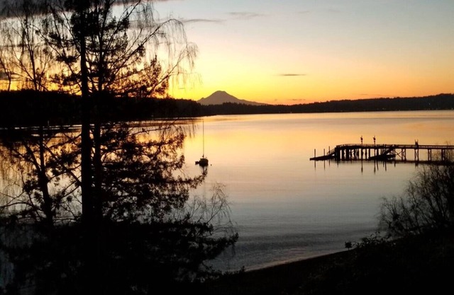 Serene 2BR Waterfront Retreat in Garden Setting