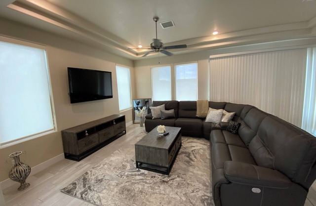 Serene 3-bedroom house in West El Paso with WiFi, AC, jacuzzi