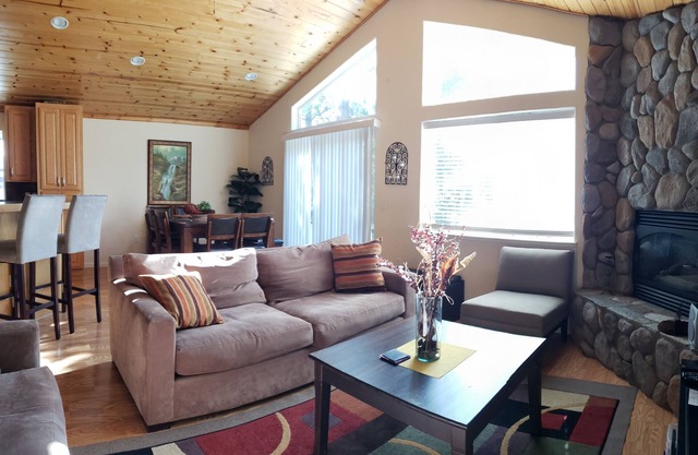 Sierra Mountain's Cabin in der Nähe des Pinecrest Lake und des Skigebiets Dodge Ridge