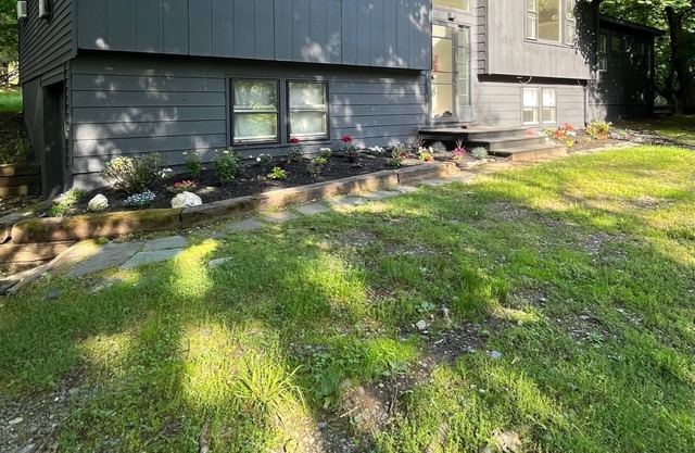 Serene and private house on Copake Lake. Perfect for all year around.