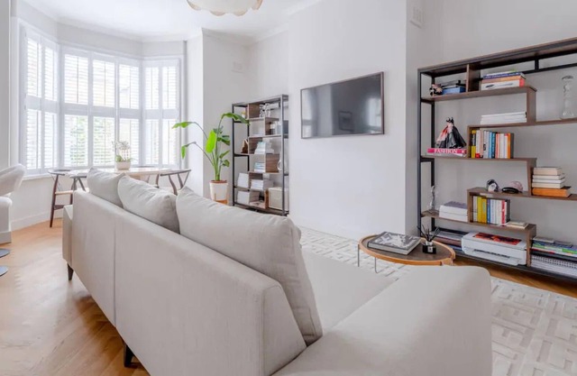Serene and Sleek 2 Bedroom flat in Peckham