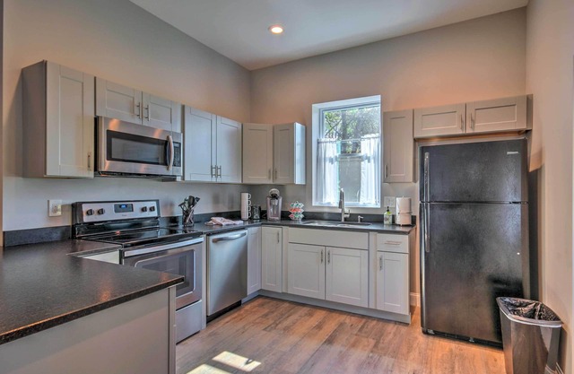 NEW! Serene Anderson Studio, 4 Mi to Historic Dtwn