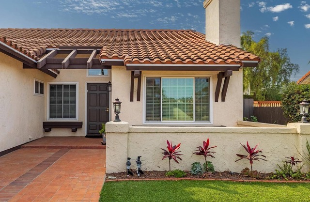 Serene, Bonita Home - Close to all!