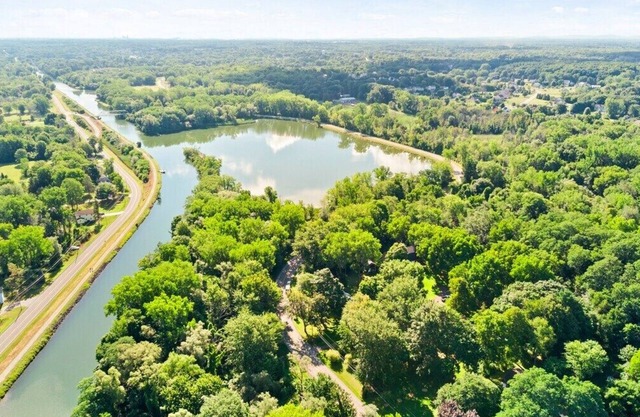Serene Canal Retreat
