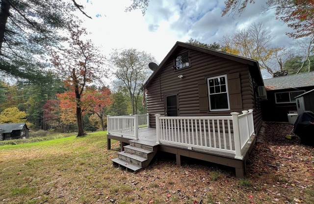 Serene Catskills Lakefront Cabin - Rustic Hideaway