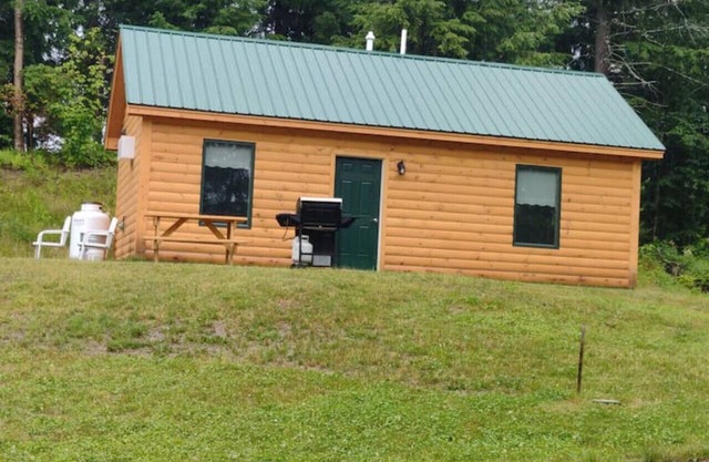 Serene country cabins 6 in the heart of Vermont