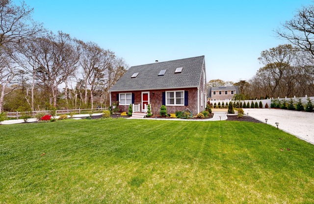 Serene Dog Friendly Island Retreat with A/C and Washer/Dryer