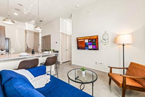 Serene Escape 1BD Pool 2 min to TCU