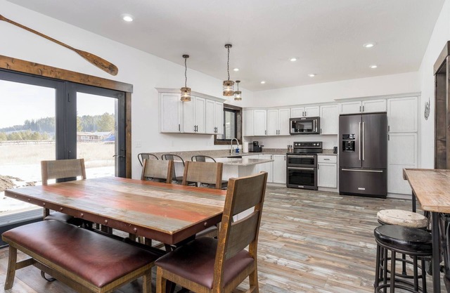 Serene Escape - Family Fun at Georgetown Lake!