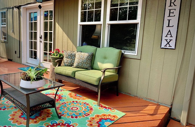 Serene Guest Suite w/Forest View + Hot tub. Dog friendly.