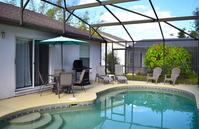 Serene Hideaway - private pool, spacious accommodation, great location