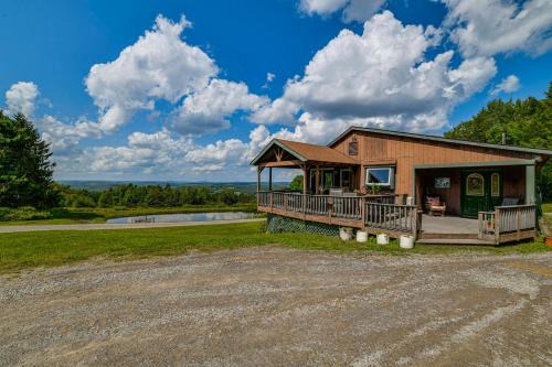 Serene Home with Deck, Pond and Mtn Views in Jefferson