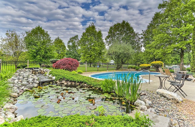 Serene Hudson Valley Escape in Historic Montgomery with Hottub,Pool,King Suite