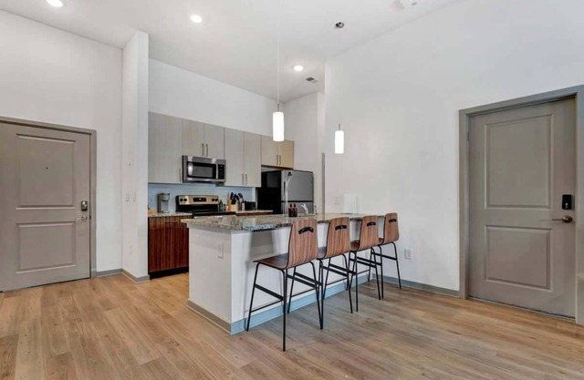 Serene Lake & Pool Retreat – 5 Min to College Ave Buzz!