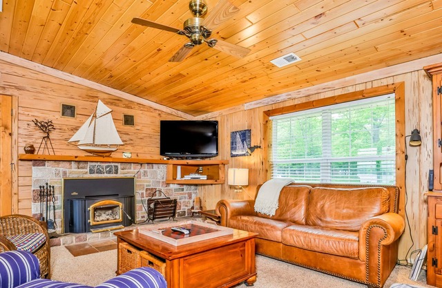 Serene lakefront home with deck, grill, fast WiFi & W/D - dogs welcome