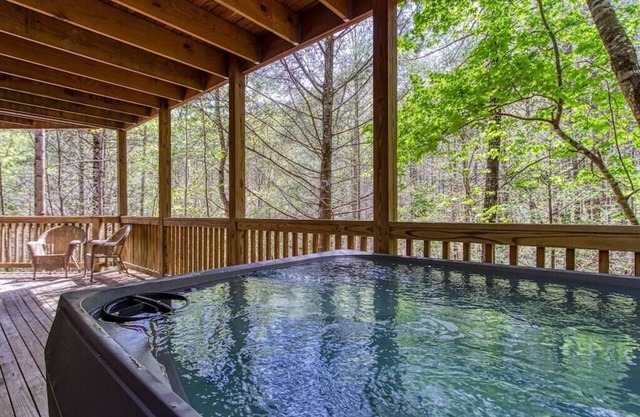 Serene & Lux 4BR w Game Room!…HOT TUB…POOL TABLE
