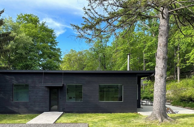 Serene Modern 3-bedroom house with WiFi in peaceful Hudson Valley