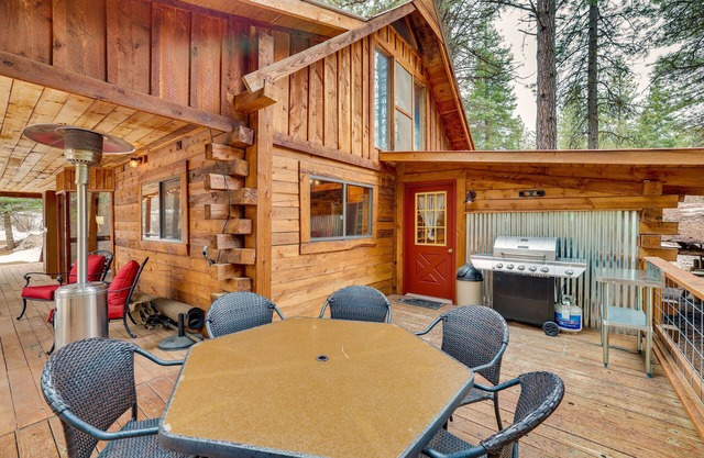 Serene Nature Getaway w/Deck + Pool Access!