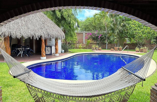 Serene Old Mexico Rancho-style Enclave Pool Palapa 3 Suites & Walk to Beach