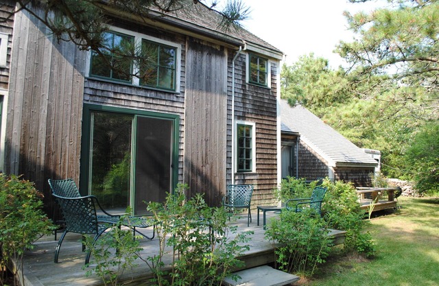 Malerisch, ruhig, 3 BDRM + Loft, offene Wohnküche. In bewaldeter, zentraler Lage.