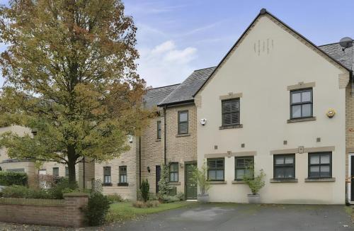 Serene Retreat Sleeps 6 with Garden