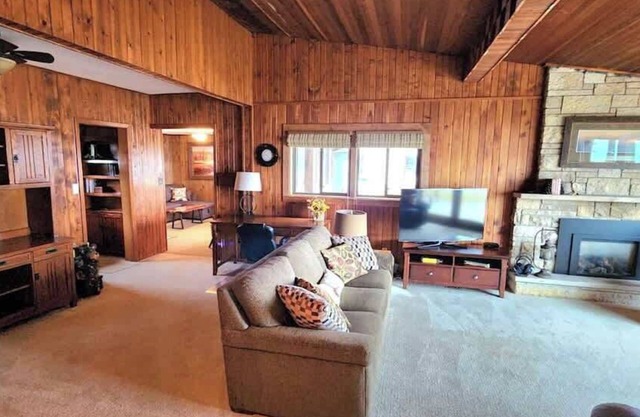 Serene Riverfront Cabin in Wabasha