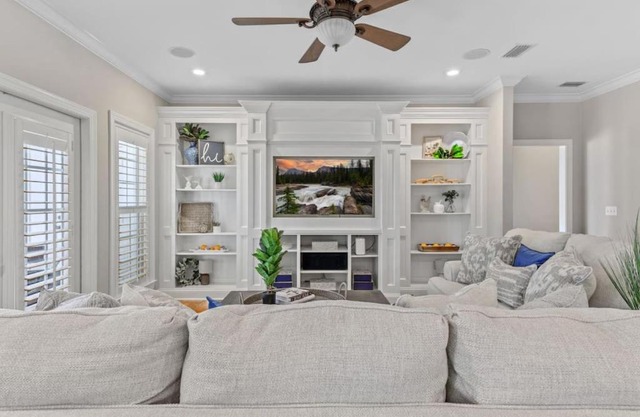 Serene Smart Home, Big Backyard, Family and Friends