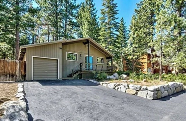 Serene South Lake Tahoe seasonal retreat with modern amenities