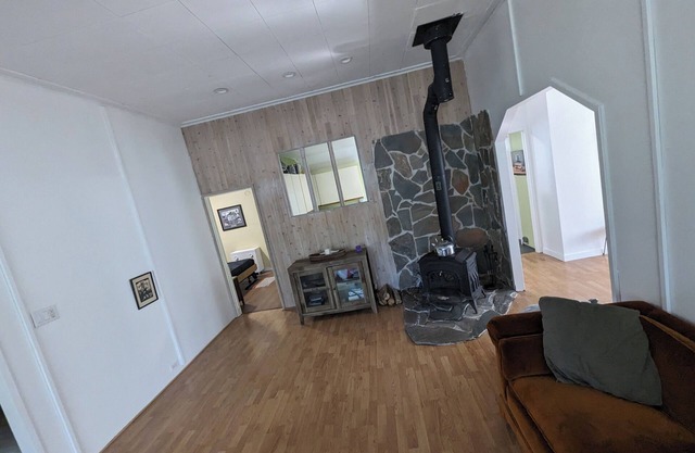 Serene Southern Charm, 4-bedroom cottage in Sandy Hook 3 minute walk to beach
