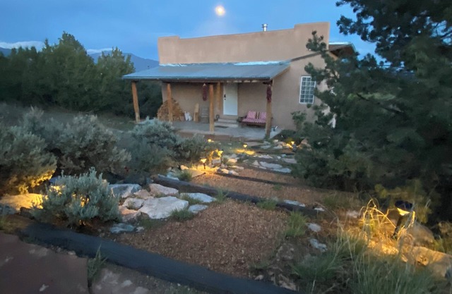 Serene Taos Ski & Mountain Bike Retreat with Stunning Views — Upper Level