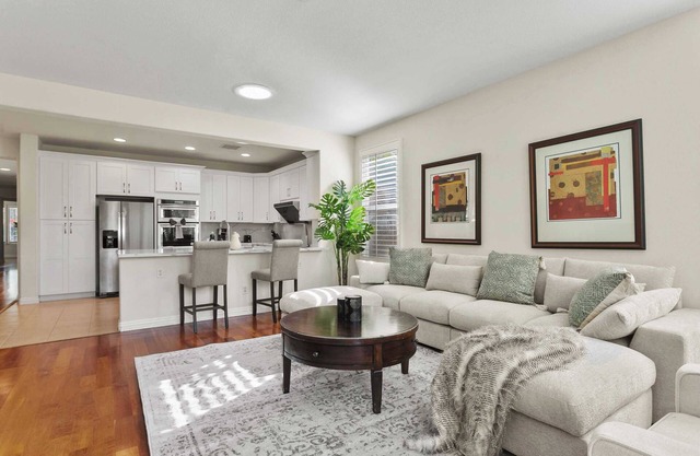 Serene Trailside Retreat Amidst Nature's Beauty on Riveroaks #41333