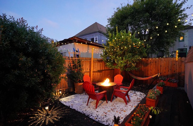 Serene Uptown Retreat CL Train, Convention Center & Fox THE, w/ BBQ & Garden