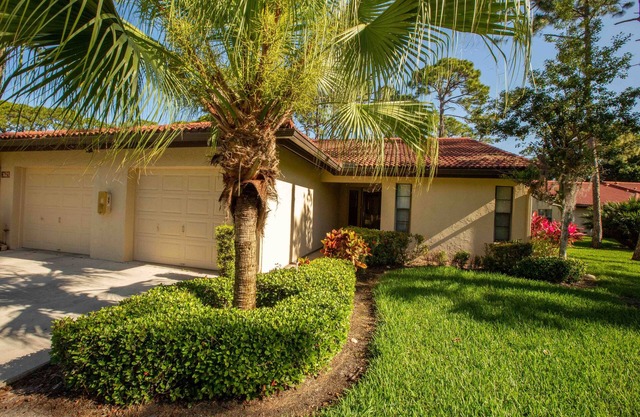 Serene vacation villa just 7 minute drive from Siesta Key