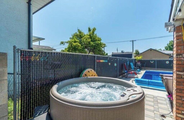 Serene Villa With Pool & HotTub