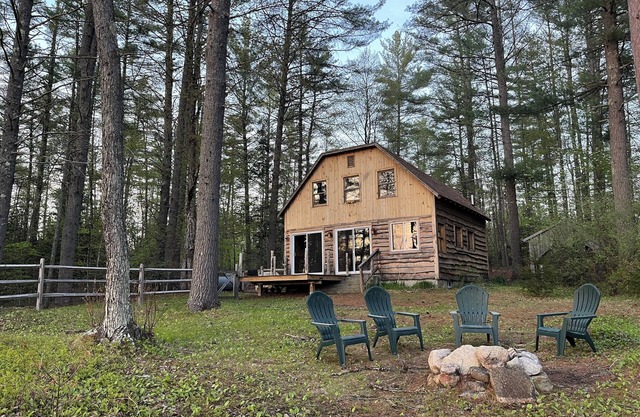 Serene Waterfront Cabin