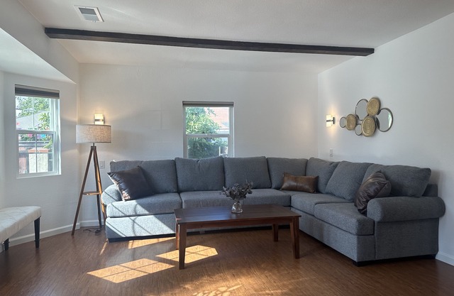 Serenity and Comfort Await: Charming El Cajon Retreat for Your Perfect Getaway!