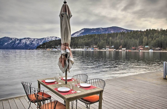 Serenity at Scenic Bay: Floating Cottage w/ Views!