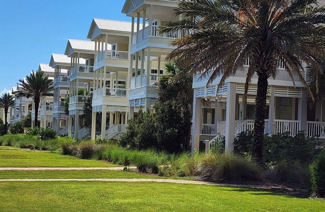 Serenity at Shell Point-Beautiful home that offers peace and tranquility!