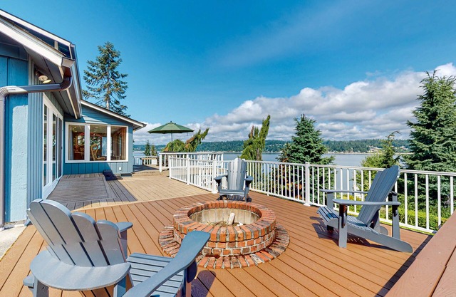 Serenity Bay Retreat | Waterfront home in Gig Harbor with beach, dock & firepit