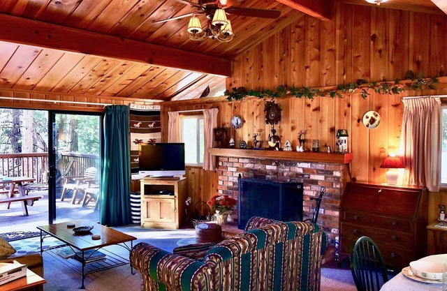 Serenity Cabin 2 Schlafzimmer Abgeschieden in der Nähe von Wanderwegen!