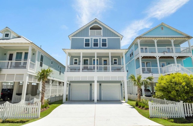 Serenity Cove: Luxe 4BR House w/ Beach Access