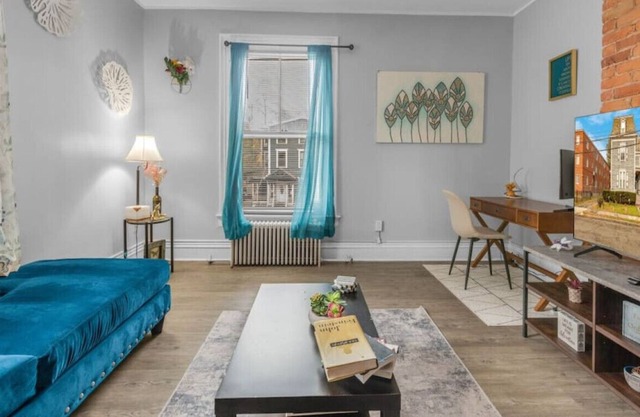 Serenity in Hartford - Perfect for Hospital Visits - Free Parking + Wifi