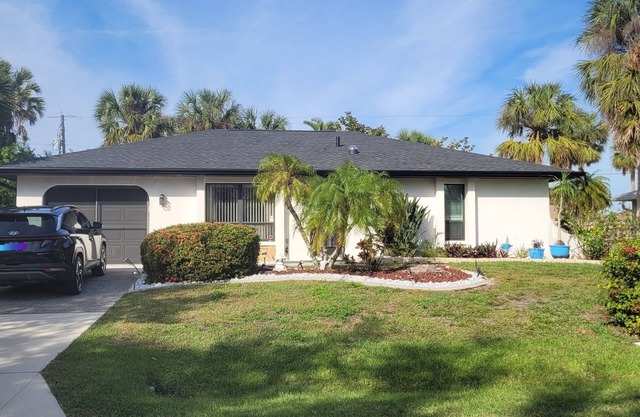 SERENITY NOW.. SWFL COZY BUNGALOW, WITH A PRIVATE POOL -- PET FRIENDLY